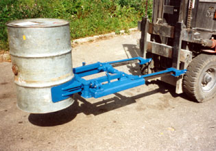 Mechanický manipulátor na sudy MGB
