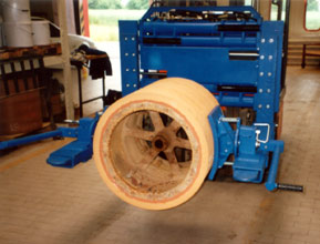Kombinace mechanické a hydraulické manipulace